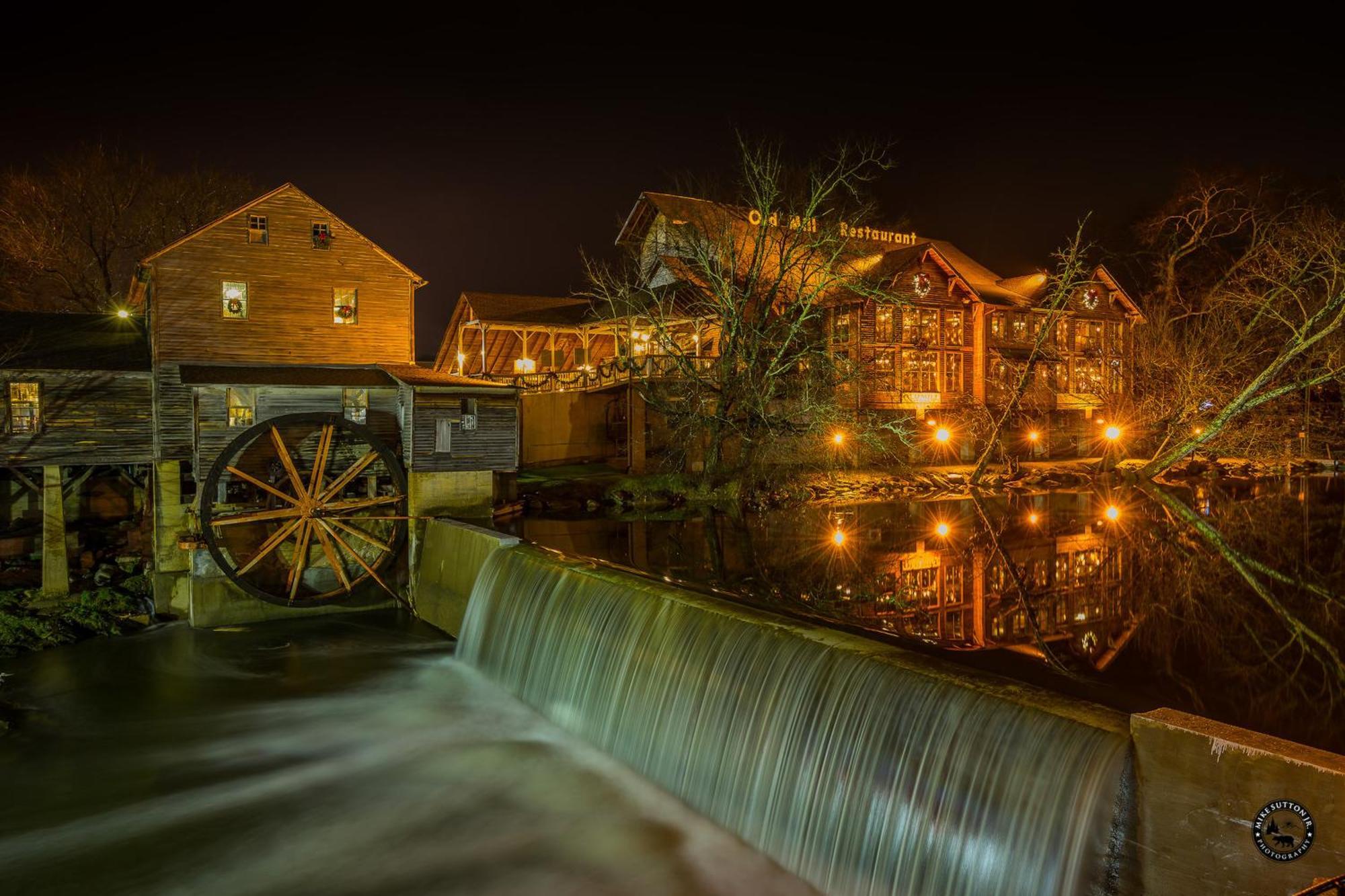 Epic Mountain Views, Hot Tub, Game Room, Sleeps 10 Sevierville Εξωτερικό φωτογραφία