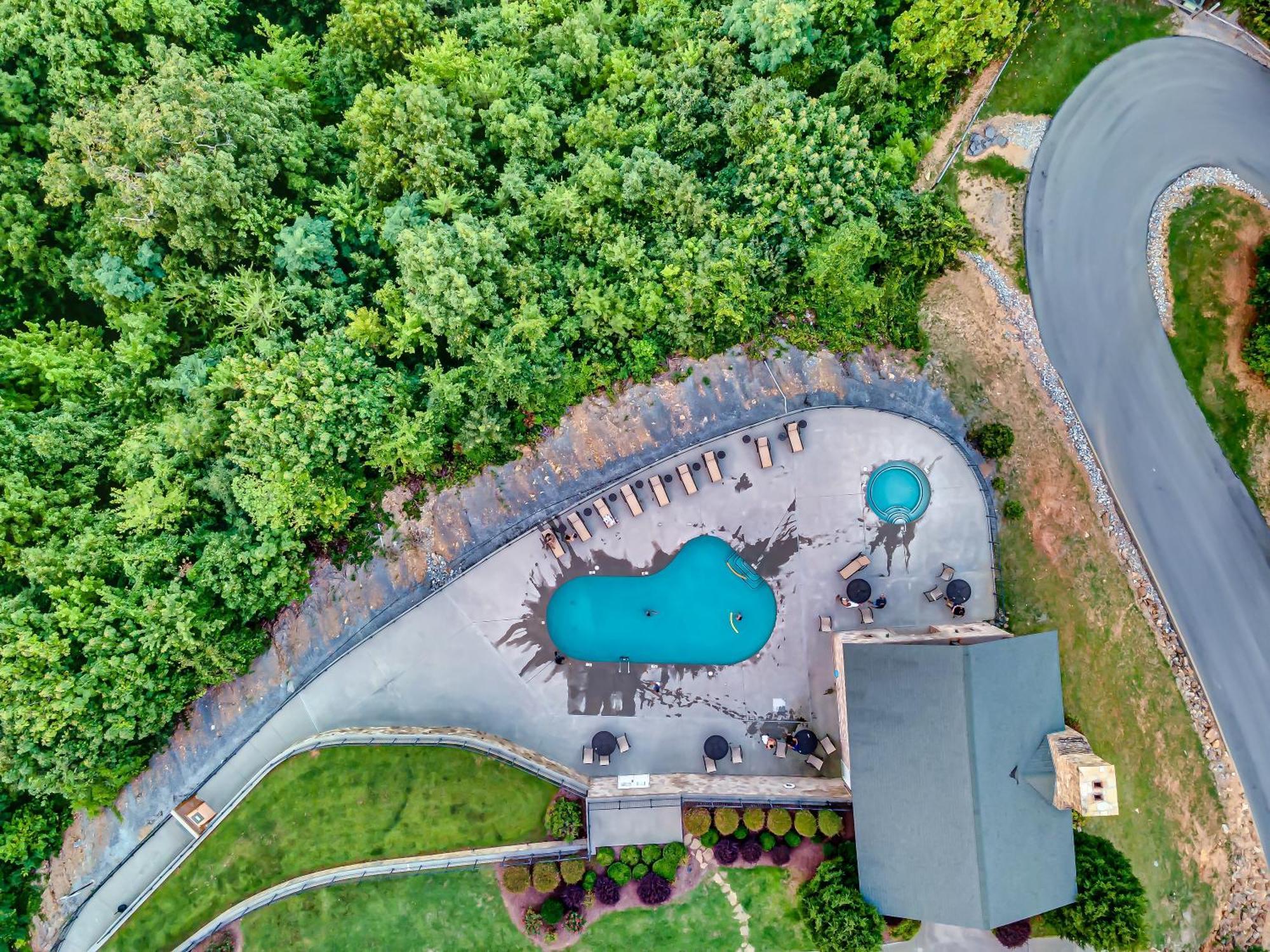 Epic Mountain Views, Hot Tub, Game Room, Sleeps 10 Sevierville Εξωτερικό φωτογραφία
