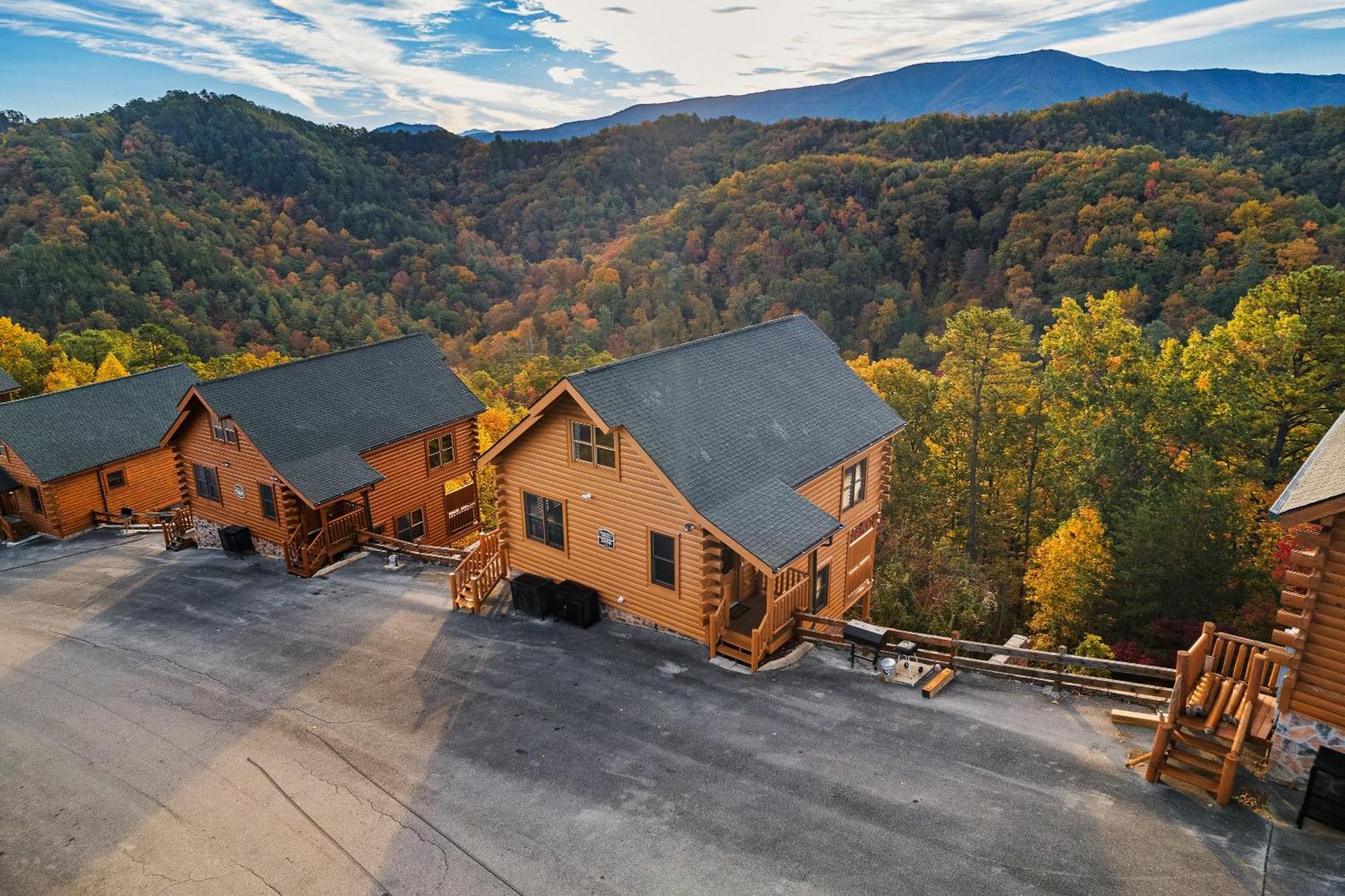 Epic Mountain Views, Hot Tub, Game Room, Sleeps 10 Sevierville Εξωτερικό φωτογραφία